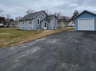 809 W Park Ave, Aurora, IL 60506