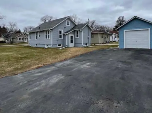 809 W Park Ave, Aurora, IL 60506