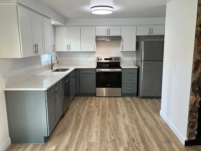 1794 Rialto Ave S — Photo 5