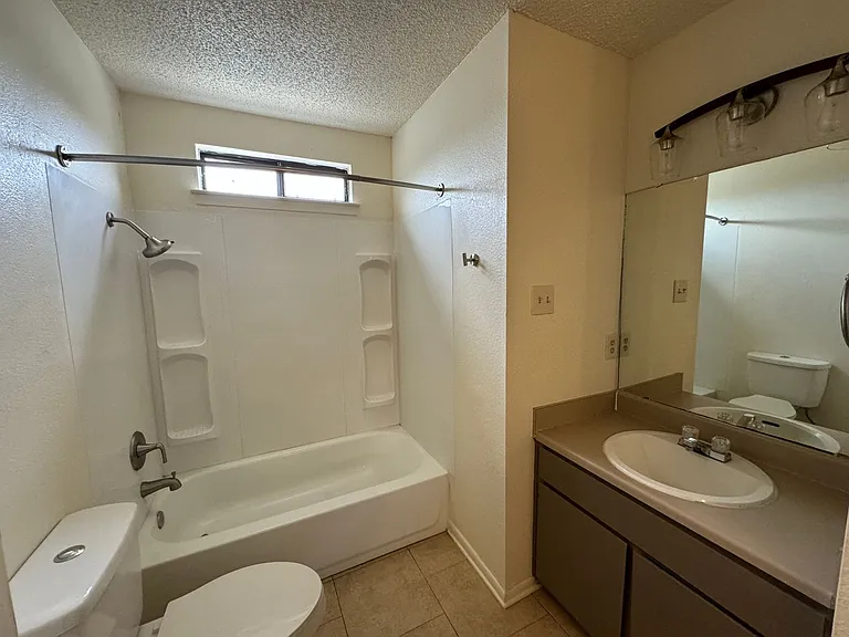 2515 Bermuda Dr — Photo 24