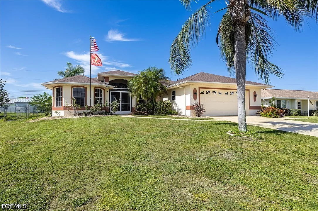 3 bed, 2.0 bath, 2066 sqft, $2,700 — Photo 3