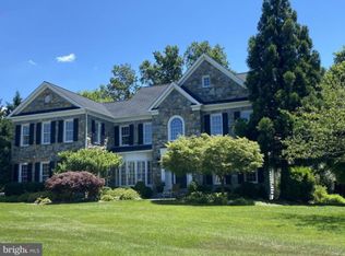 3365 V Ln, Oakton, VA 22124