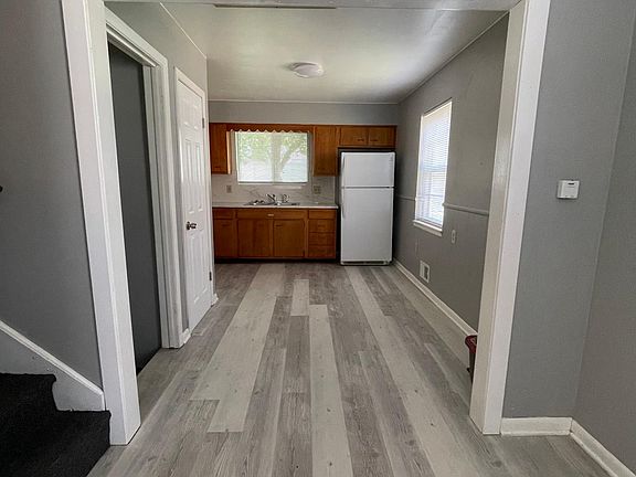 4th image of 3816 S Canterbury Pl