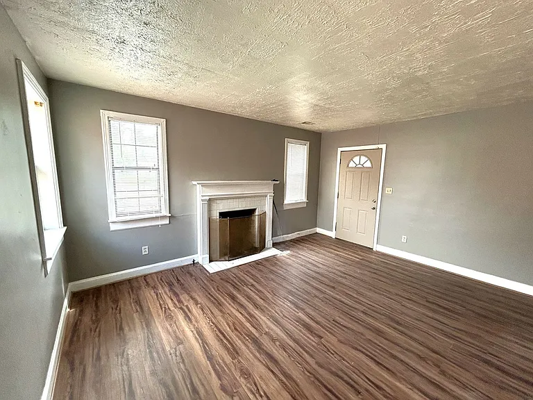 3616 Gaston Ave — Photo 2