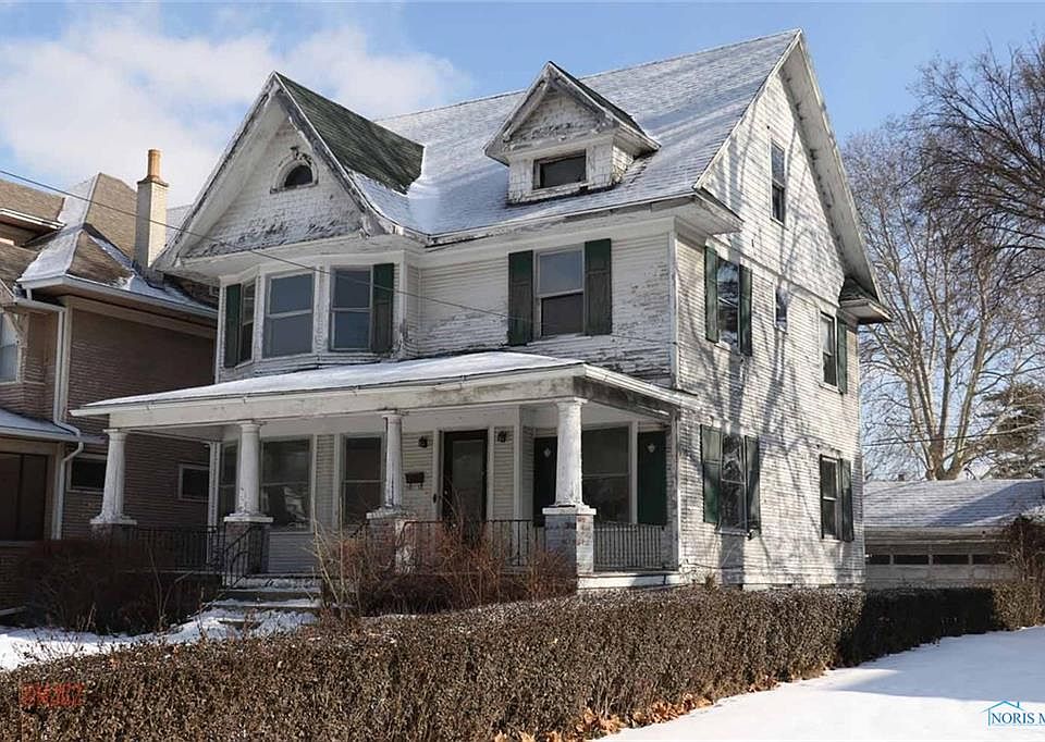 1st image of 2734 Parkwood Ave