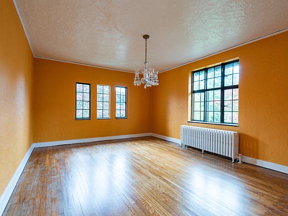 3rd image of 510 Munro Ave