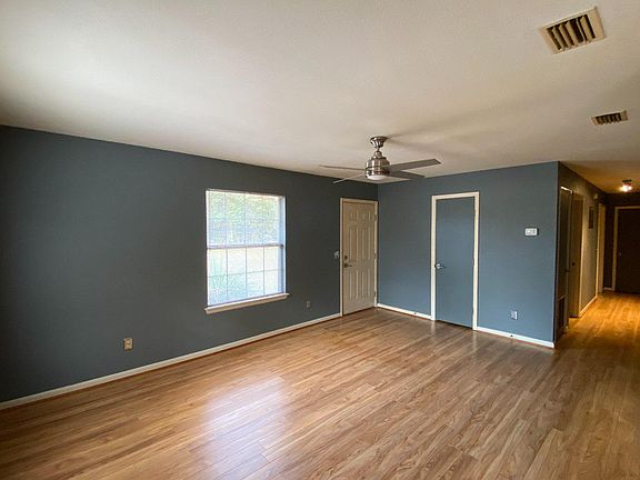 5th image of 113 SE Rachel Way