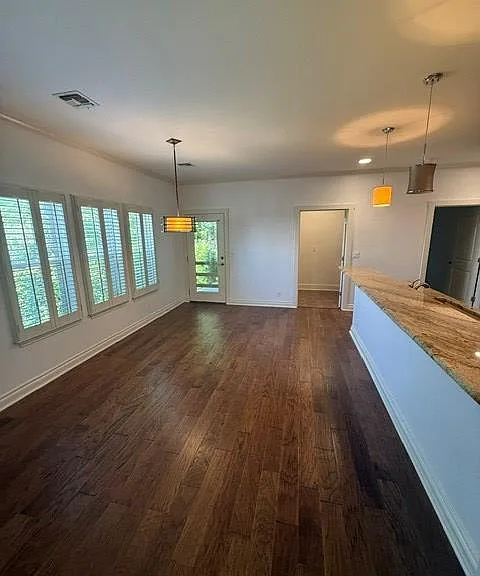 115 Riley Ln — Photo 4