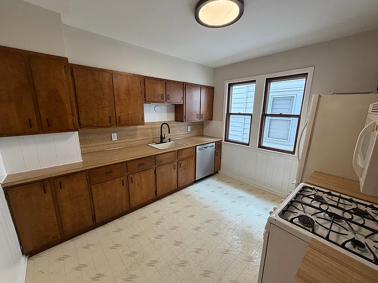 1572 Elmwood Ave #1 — Photo 14