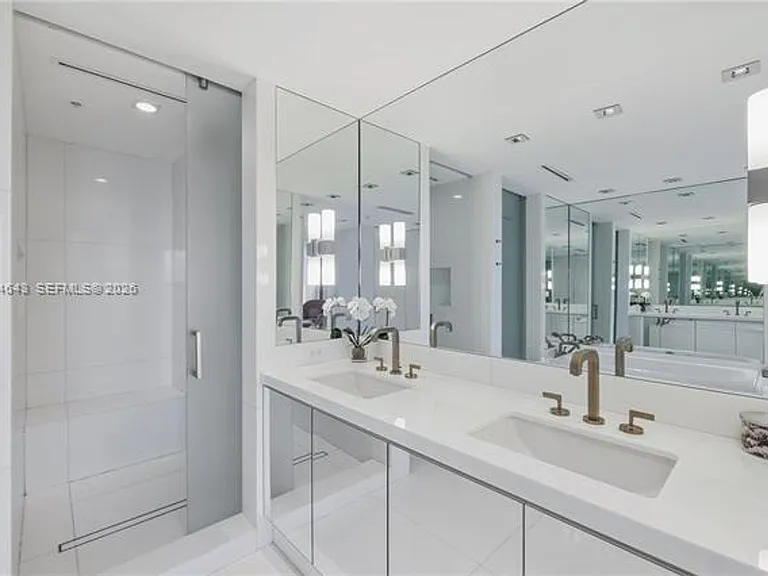 6899 Collins Avenue Cu #2208 — Photo 34
