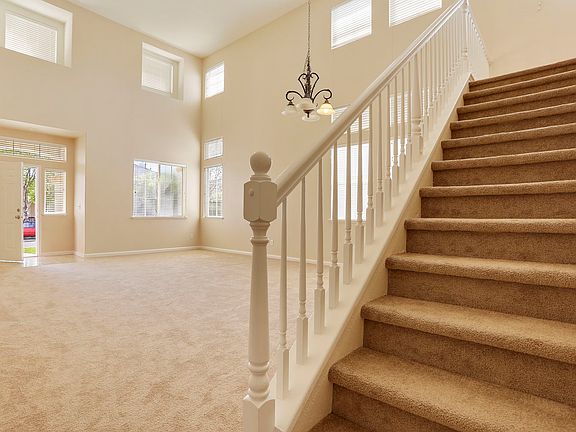 4th image of 1119 Cherry Blossom Ln