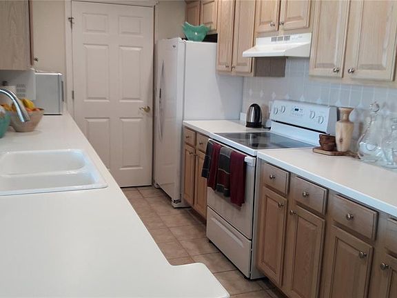5th image of 750 N Tamiami Trl Unit 1606
