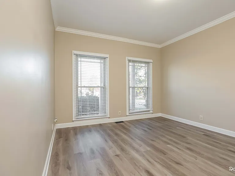 1229 Charlton Dr — Photo 11