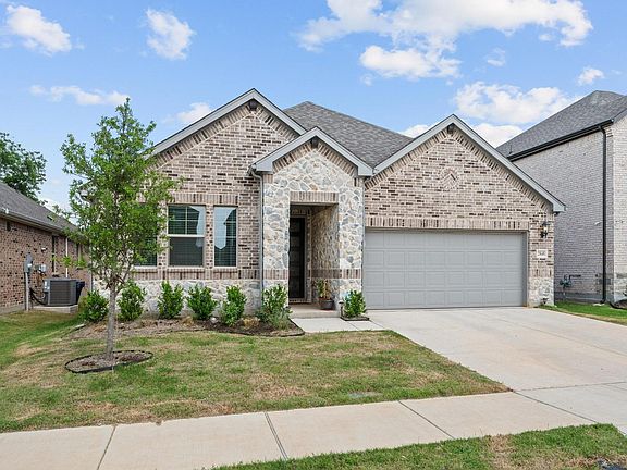 4th image of 2848 Acadia Dr