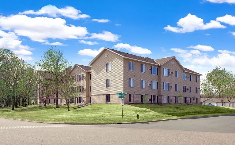 Oak Hills Manor — Photo 1