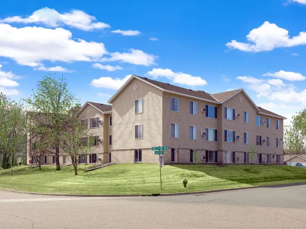 Oak Hills Manor, 820 Civic Heights Dr #E6940de8d, Circle Pines, MN 55014