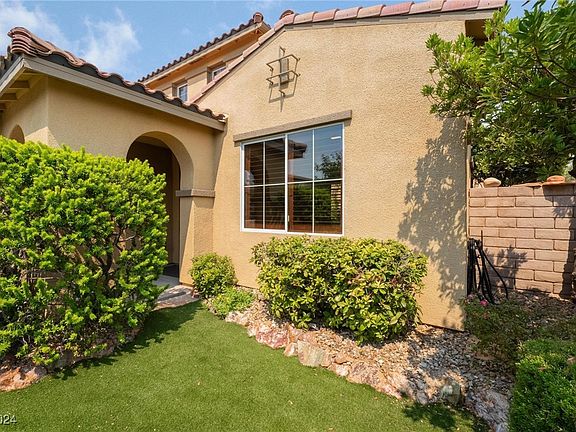2nd image of 940 Tudela Ct