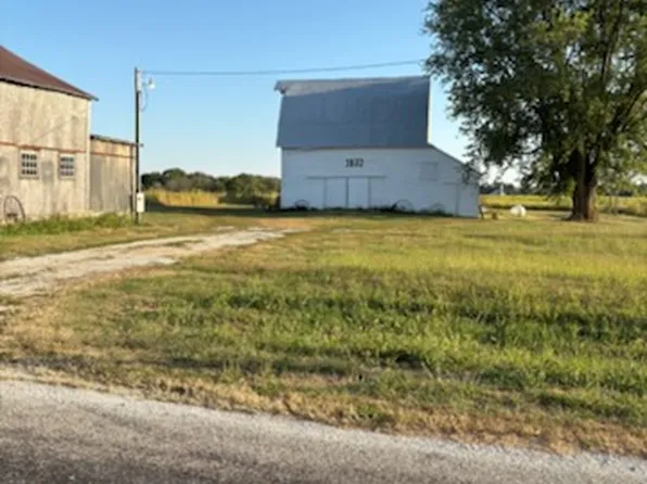 19148 Old Airport Rd, Rushville, IL 62681