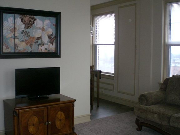 5th image of 142 23rd St APT 803