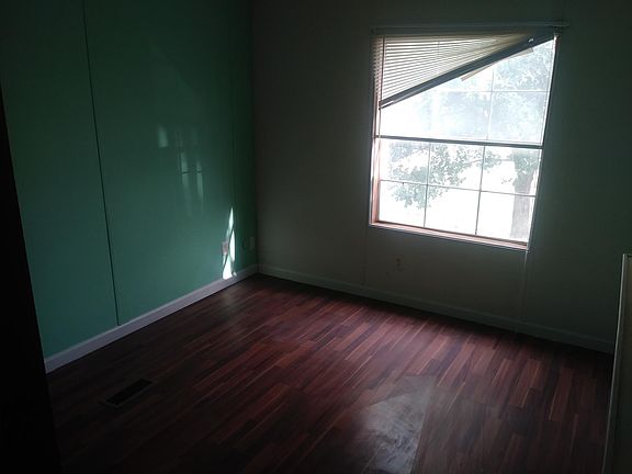 3rd image of 7 Buie Ct