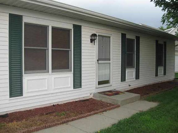 2nd image of 2721 Evergreen Ln