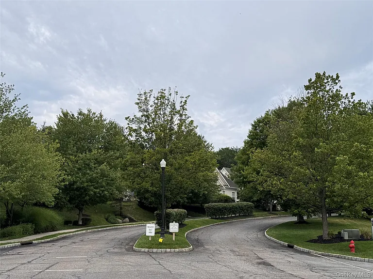 54 Fairways Dr — Photo 5