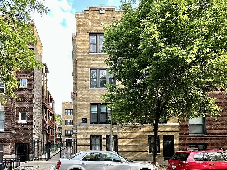 839 W Cornelia Ave #S2 — Photo 1
