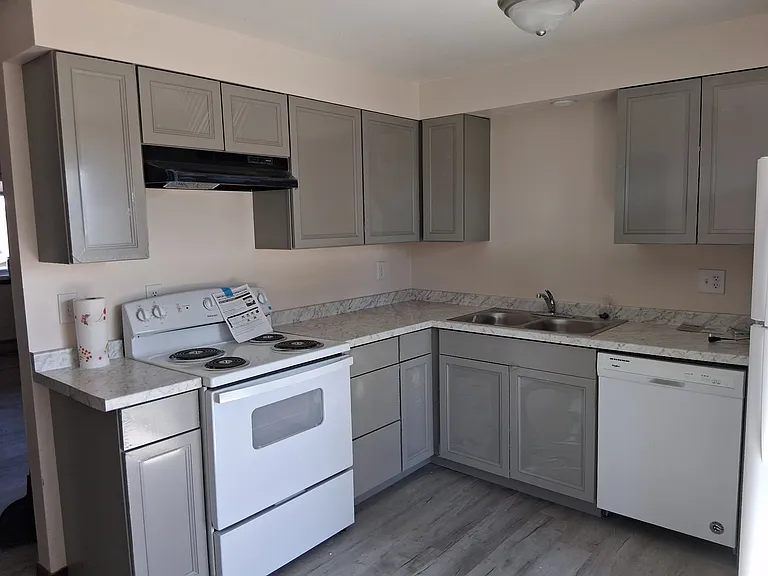 402 E King Ave #14 — Photo 4