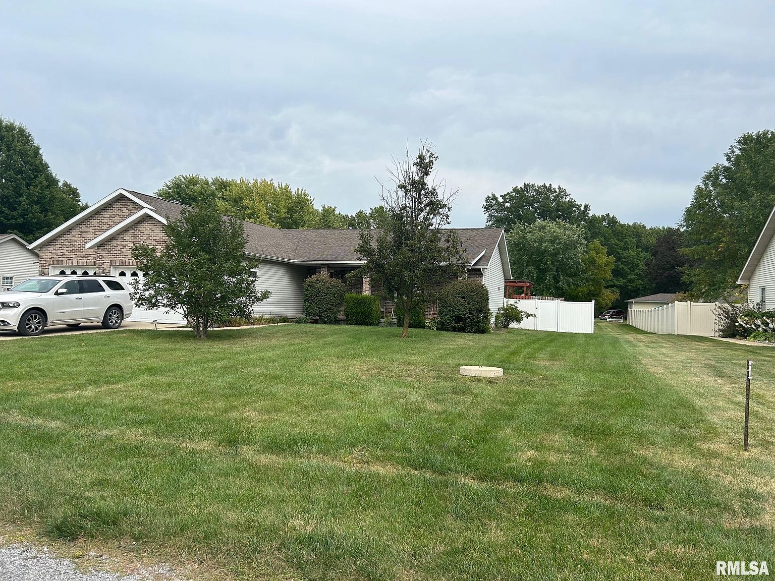 4 Brantley Ct, Taylorville, IL 62568 | Zillow