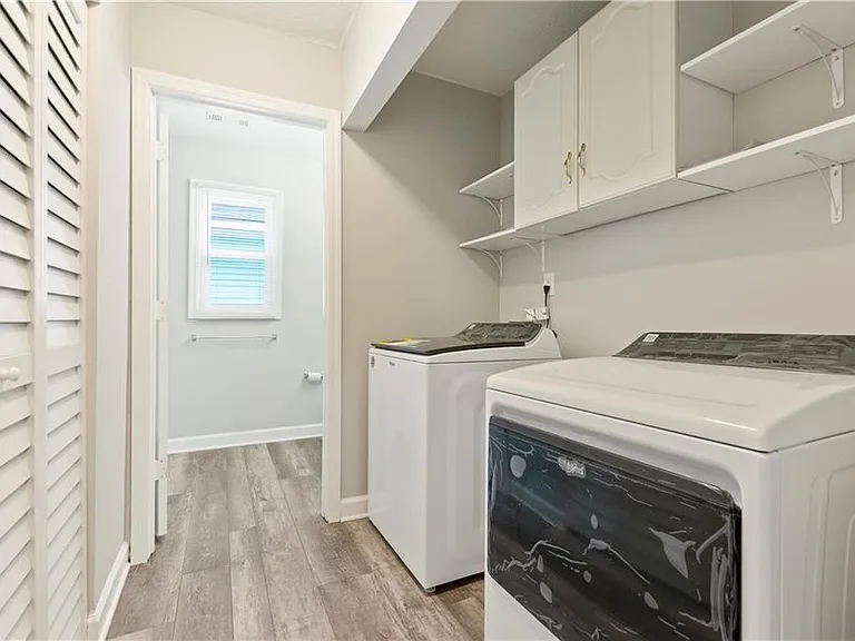112 Tye St SE — Photo 24