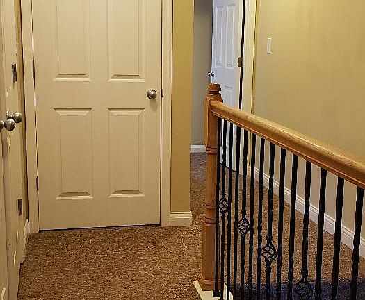 4th image of 3815 Camelot Dr