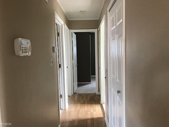 5th image of 23633 Glenbrook St