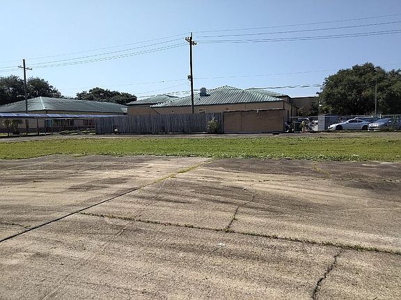 5th image of 1715 Fats Domino Ave