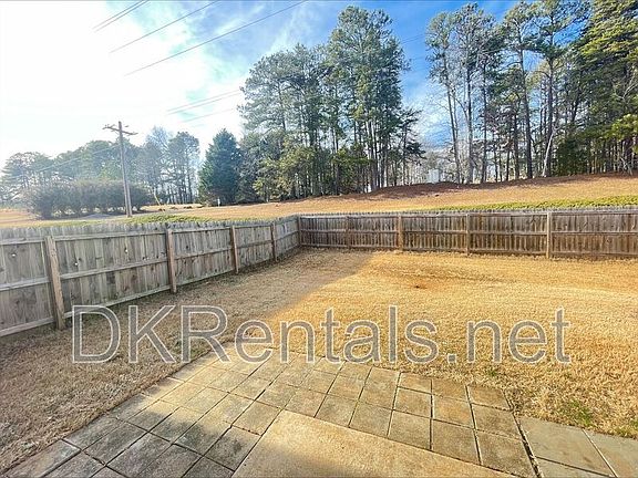 4th image of 2355 Mayfair Dr
