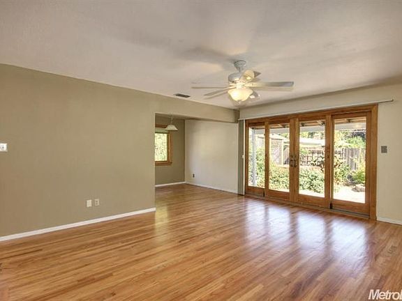 5th image of 1053 Haverhill St
