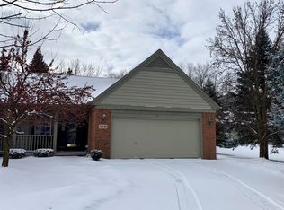 116 Village Place Dr, Chelsea, MI 48118