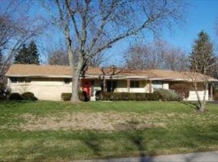 352 Park Dr, Palatine, IL 60067