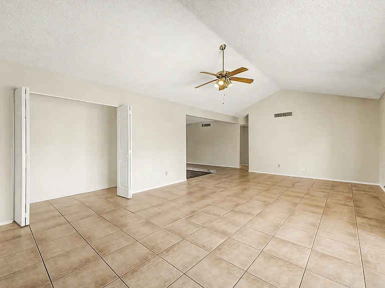 5733 W Mescal St — Photo 5