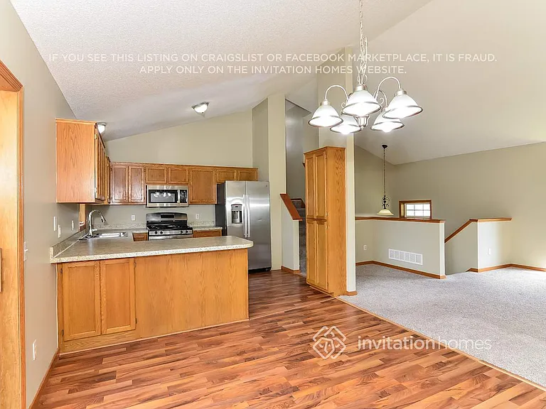 1211 Spruce St — Photo 9