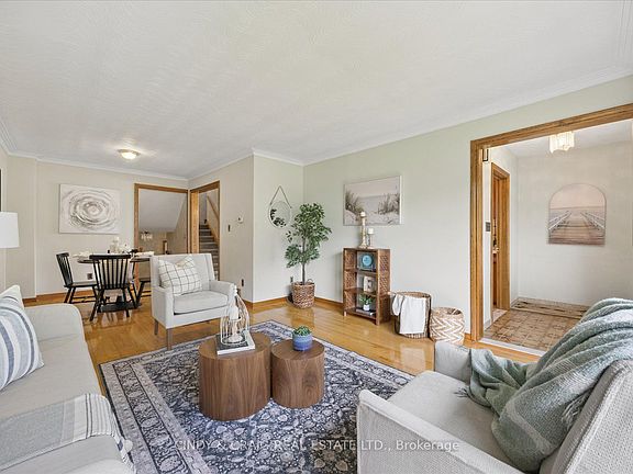 4th image of 75 Lochleven Dr