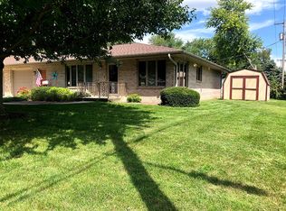 421 N Oak St, Forrest, IL 61741