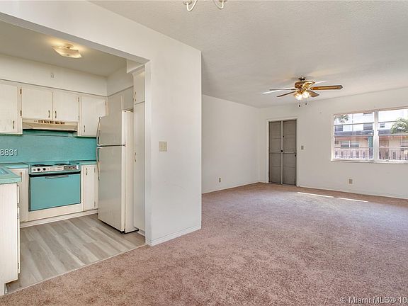 2nd image of 5300 Hollywood Blvd APT 15