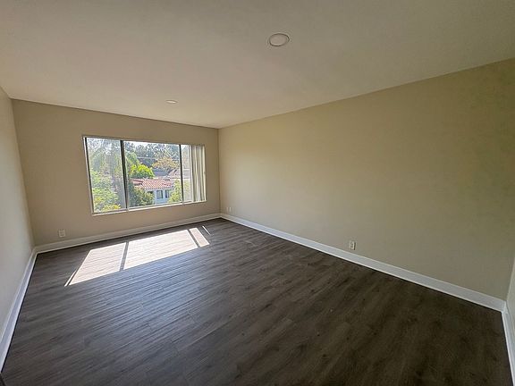 5th image of 231 N La Peer Dr APT 309