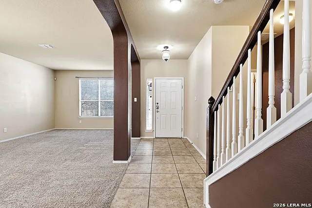 3 bed, 2.5 bath, 2331 sqft, $1,850 — Photo 2