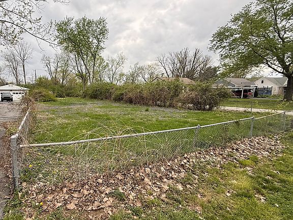 2nd image of 2028 S Green Rock Ln