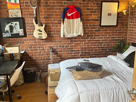 3rd image of 254 Friend St #3