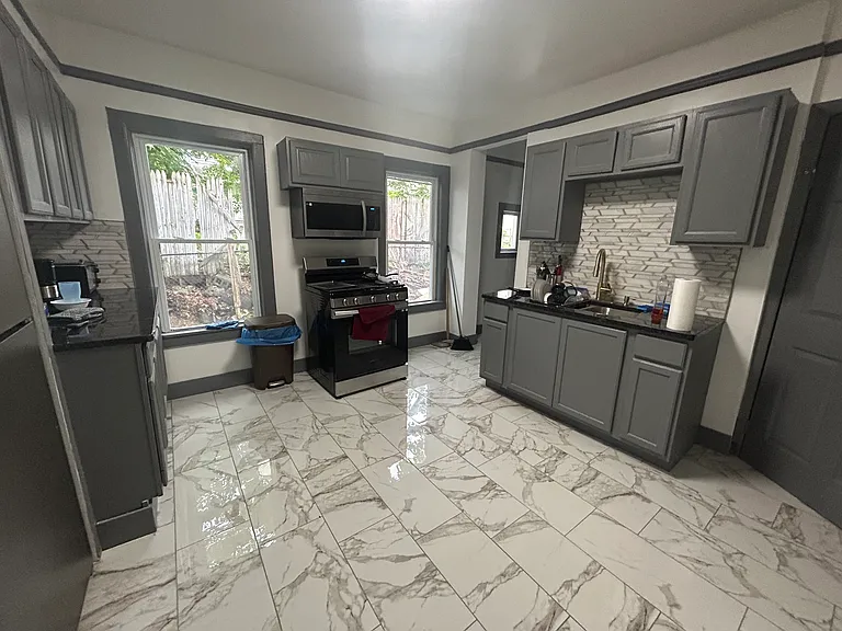 51 Walnut St — Photo 1