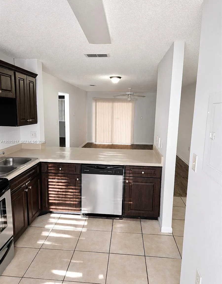 Verano At Miramar Condo — Photo 2