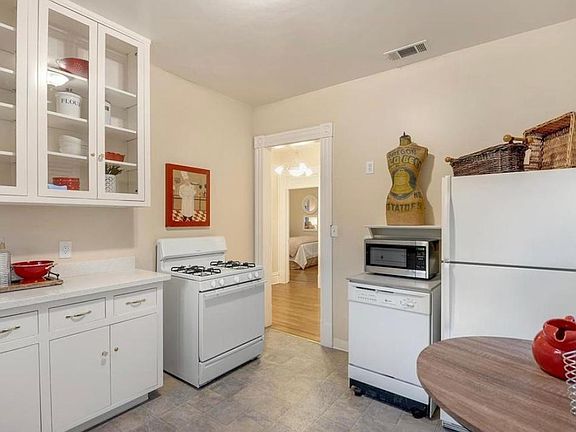 4th image of 11 Peralta Ave APT 3