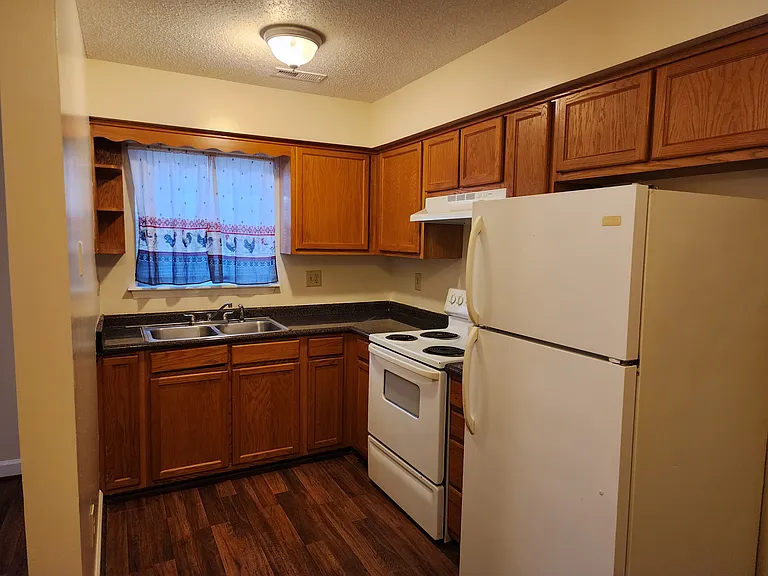 422 E Geer St #B — Photo 4